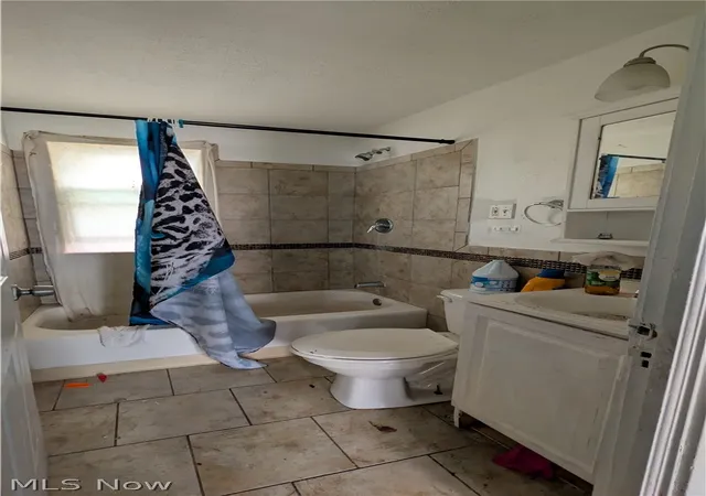 Photo 4 of Single family home for sale at 4015 E 142nd Street, Cleveland, OH 44128 | MLS# 5243917 | Listing updated on 2026-09-10