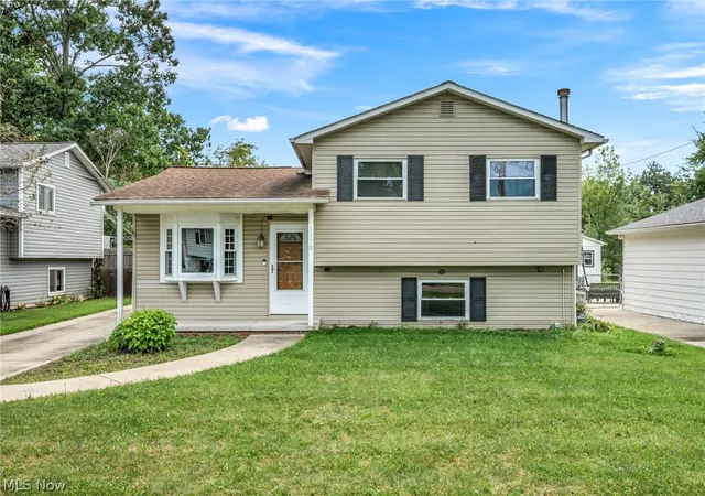 Photo 2 of Single family home for sale at 1175 Lloyd Ave, Aurora, OH 44202 | MLS# 5243800 | Listing updated on 2026-09-12