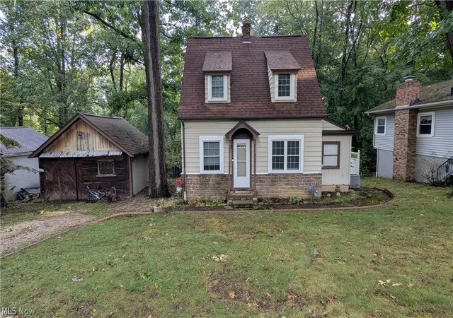 Photo 1 of Sale Pending at 8893 Traphagen St Nw, Massillon, OH 44646 | MLS# 5243531 | Listing updated on 2026-10-05