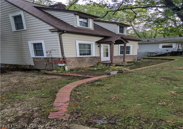 Photo 3 of Sale Pending at 8893 Traphagen St Nw, Massillon, OH 44646 | MLS# 5243531 | Listing updated on 2026-10-05