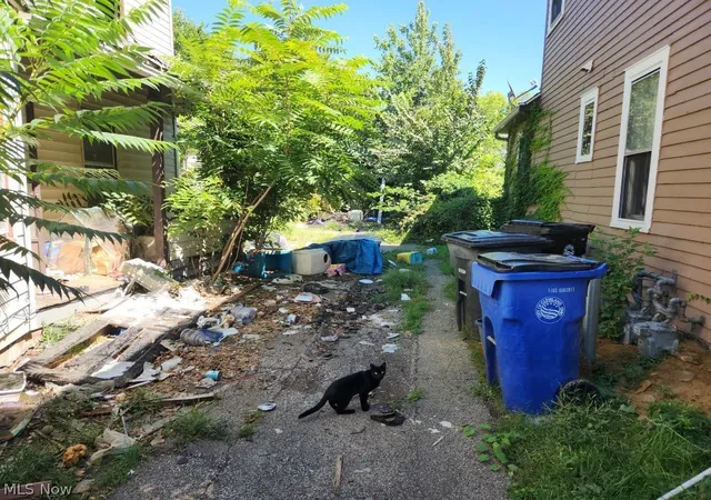 Listing Photo 4 - Condo for sale in building located at 1085 E 66th St, Cleveland, OH 44103