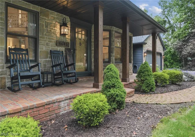 Photo 3 of Sale Pending at 8645 Kent Ave Ne, Canton, OH 44721 | MLS# 5243637 | Listing updated on 2026-09-14