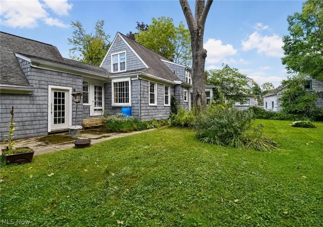 Photo 3 of Single family home for sale at 829 Homewood Dr, Painesville, OH 44077 | MLS# 5241673 | Listing updated on 2026-10-04