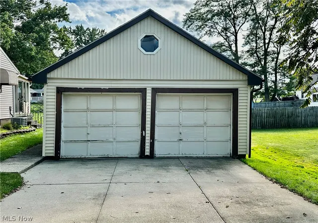 Photo 3 of Single family home for sale at 1188 Meadowbrook Blvd, Stow, OH 44224 | MLS# 5243171 | Listing updated on 2026-10-06