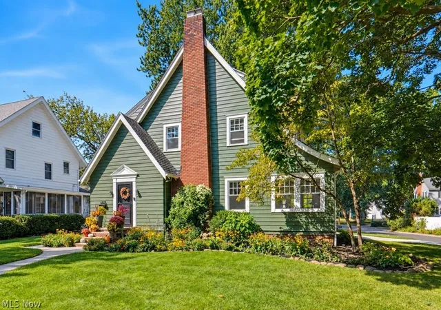 Photo 1 of Sale Pending at 428 Roslyn Ave, Akron, OH 44320 | MLS# 5242864 | Listing updated on 2026-10-07