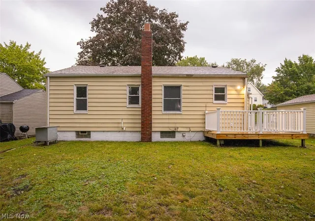 Photo 3 of Single family home for sale at 1208 Roslyn Ave, Akron, OH 44320 | MLS# 5243607 | Listing updated on 2026-09-11