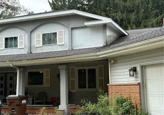 Photo 3 of Single family home for sale at 20 Harmony Hills Dr, Akron, OH 44321 | MLS# 5243948 | Listing updated on 2026-09-28