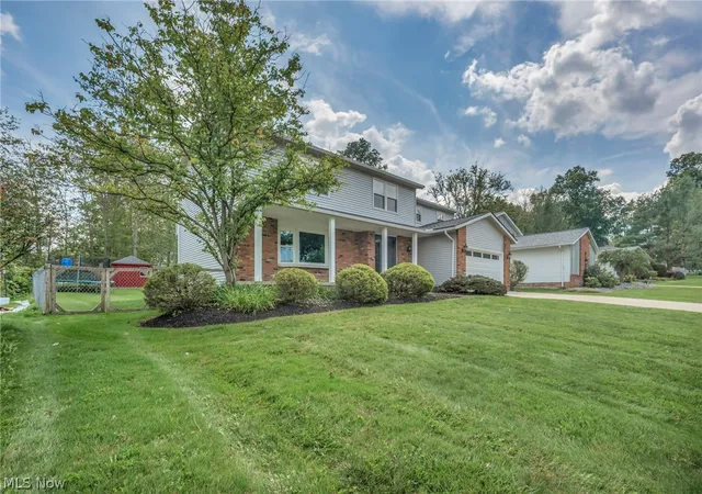 Photo 2 of Single family home for sale at 37472 Hunters Ridge, Solon, OH 44139 | MLS# 5243272 | Listing updated on 2026-09-11