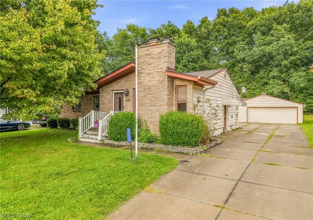 Photo 2 of Single family home for sale at 4233 Osage St, Stow, OH 44224 | MLS# 5243827 | Listing updated on 2026-09-18