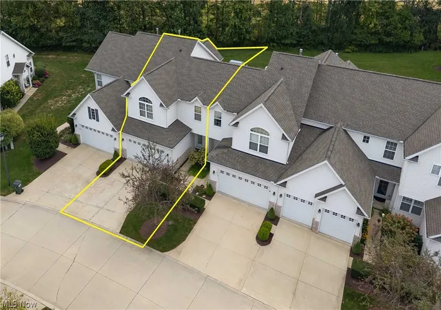 Photo 2 of Sale Pending at 721 Cranberry Ct, Avon Lake, OH 44012 | MLS# 5242675 | Listing updated on 2026-09-14