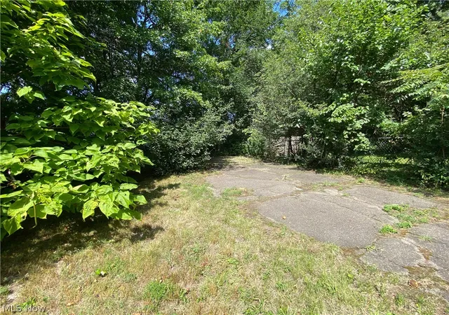 Photo 4 of Single family home for sale at 10609 Dove Ave, Cleveland, OH 44105 | MLS# 5241238 | Listing updated on 2026-09-11