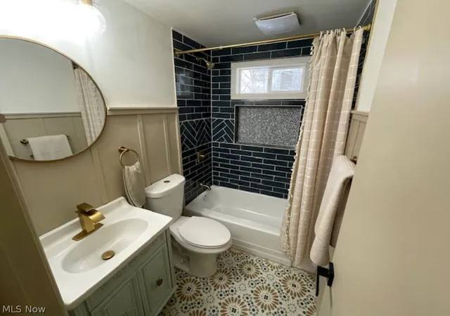 Photo 3 of Sale Pending at 5803 Lake Rd, Mentor On The Lake, OH 44060 | MLS# 5236205 | Listing updated on 2026-09-21