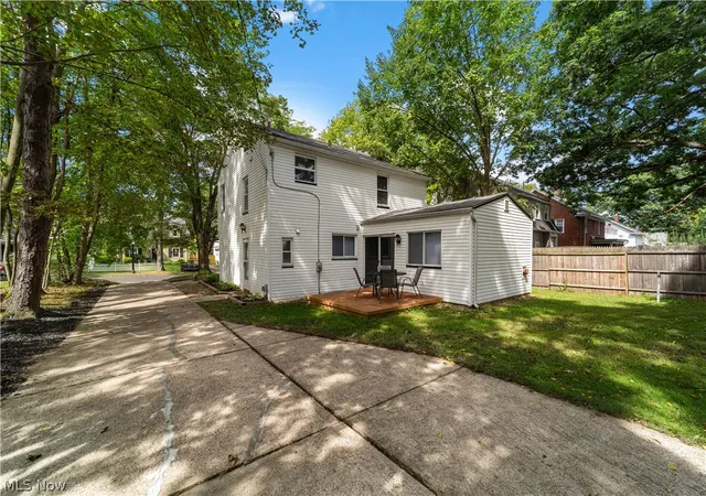 Photo 3 of Single family home for sale at 751 Roslyn Ave, Akron, OH 44320 | MLS# 5244048 | Listing updated on 2026-09-12