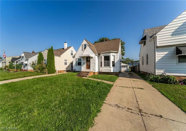 Photo 3 of Single family home for sale at 4910 Lincoln Ave, Cleveland, OH 44134 | MLS# 5244057 | Listing updated on 2026-09-11