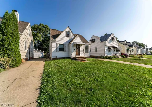 Photo 4 of Single family home for sale at 4910 Lincoln Ave, Cleveland, OH 44134 | MLS# 5244057 | Listing updated on 2026-09-11