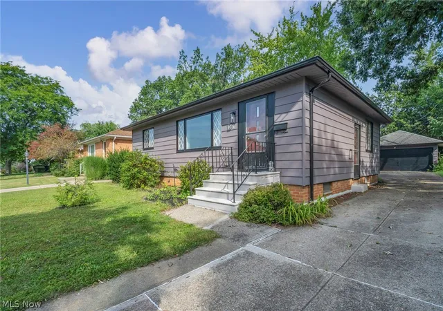 Photo 3 of Sale Pending at 14813 Wheeler Rd, Maple Heights, OH 44137 | MLS# 5241114 | Listing updated on 2026-09-17