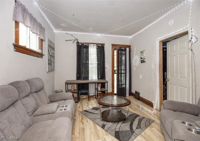 Listing Photo 3 - Condo for sale in building located at 2831 E 124th St, Cleveland, OH 44120