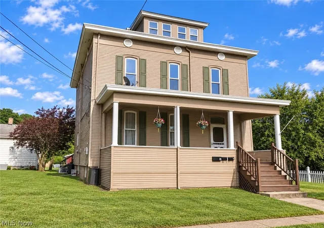 Photo 1 of Single family home for sale at 1400 Main St, Wellsburg, WV 26070 | MLS# 5243949 | Listing updated on 2026-09-11