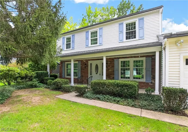 Photo 3 of Single family home for sale at 33400 Wagon Wheel Dr, Solon, OH 44139 | MLS# 5243602 | Listing updated on 2026-09-11