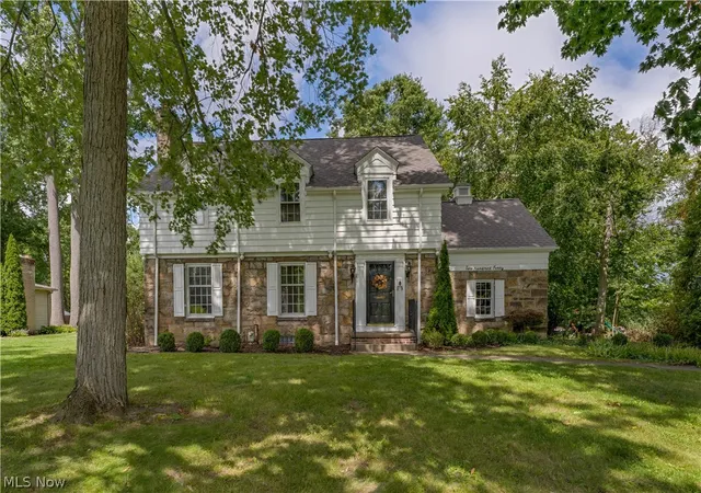 Photo 1 of Single family home for sale at 240 Ewing Rd, Youngstown, OH 44512 | MLS# 5244027 | Listing updated on 2026-09-15