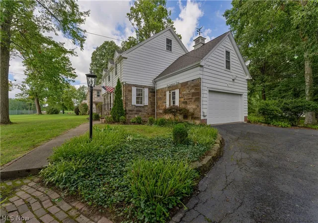 Photo 3 of Single family home for sale at 240 Ewing Rd, Youngstown, OH 44512 | MLS# 5244027 | Listing updated on 2026-09-15