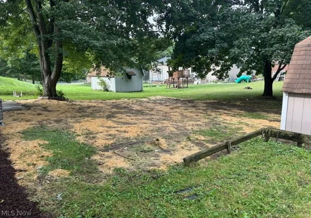 Photo 2 of Single family home for sale at 511 Elizabeth Ave Sw, Massillon, OH 44646 | MLS# 5244071 | Listing updated on 2026-09-16
