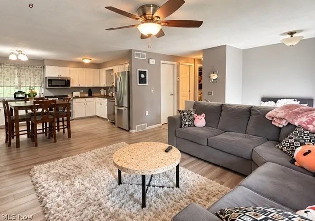 Photo 3 of Single family home for sale at 511 Elizabeth Ave SW, Massillon, OH 44646 | MLS# 5244071 | Listing updated on 2026-09-16