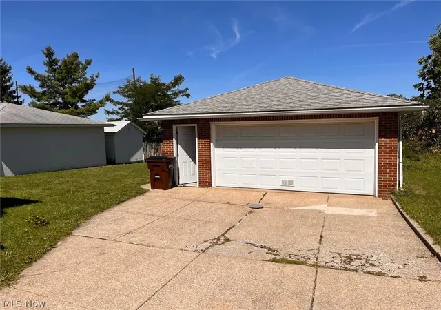 Photo 4 of Single family home for sale at 4420 Bruening Dr, Cleveland, OH 44134 | MLS# 5244033 | Listing updated on 2026-09-11