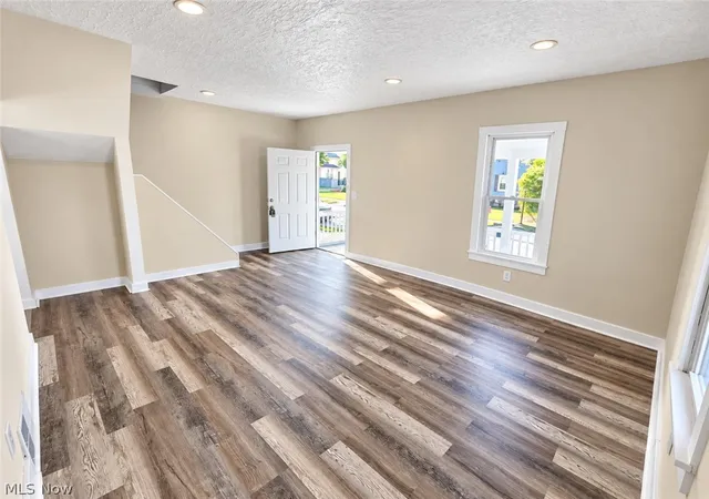 Photo 3 of Single family home for sale at 1318 W 20th Street, Lorain, OH 44052 | MLS# 5243302 | Listing updated on 2026-09-30