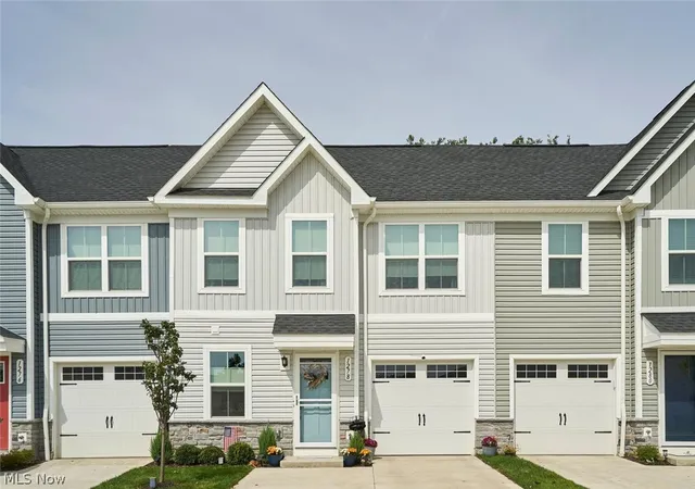 Condo for sale at 1278 Divot Cir, Akron, OH 44313 | MLS# 5243124
