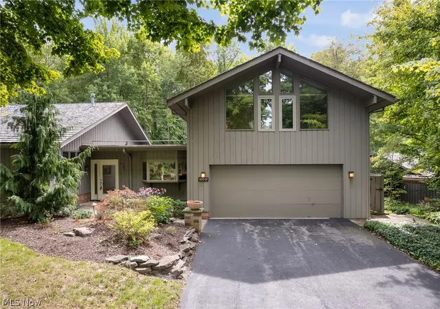 Photo 1 of Condo for sale at 800 Windward Dr #37, Aurora, OH 44202 | MLS# 5243556 | Listing updated on 2026-09-11