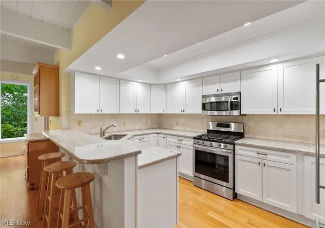 Photo 3 of Condo for sale at 800 Windward Dr #37, Aurora, OH 44202 | MLS# 5243556 | Listing updated on 2026-09-18