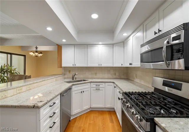 Photo 3 of Condo for sale at 800 Windward Dr #37, Aurora, OH 44202 | MLS# 5243556 | Listing updated on 2026-09-18