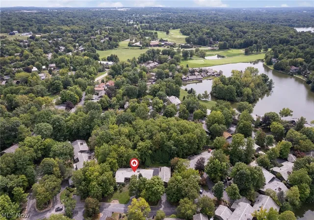 Photo 4 of Condo for sale at 800 Windward Dr #37, Aurora, OH 44202 | MLS# 5243556 | Listing updated on 2026-09-18