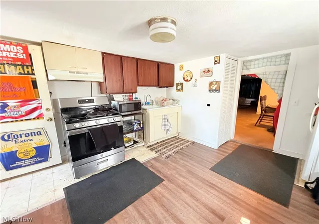 Photo 3 of House for sale at 678 Thomas St, Toledo, OH 43609 | MLS# 5243045 | Listing updated on 2026-09-11