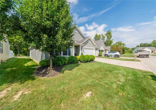 Photo 2 of Single family home for sale at 122 Haydens Arbor, Elyria, OH 44035 | MLS# 5243709 | Listing updated on 2026-09-11