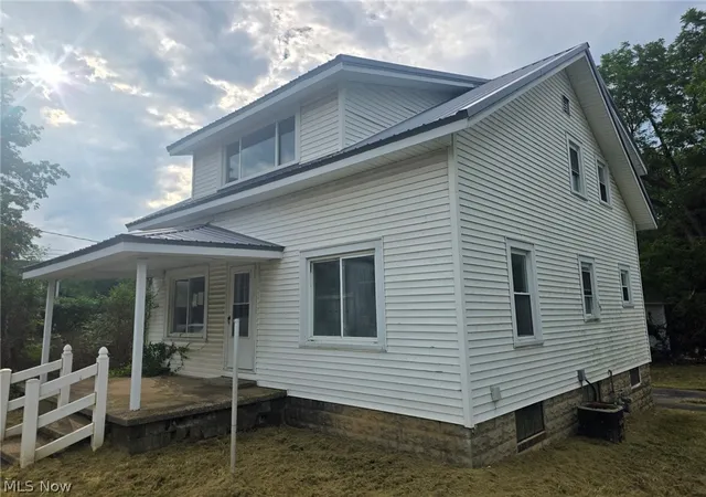 Photo 3 of Single family home for sale at 5663 N Ridge W, Ashtabula, OH 44004 | MLS# 5244075 | Listing updated on 2026-09-11