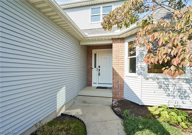 Photo 2 of Condo for sale at 1353 S Azalea Blvd, Barberton, OH 44203 | MLS# 5243785 | Listing updated on 2026-09-18