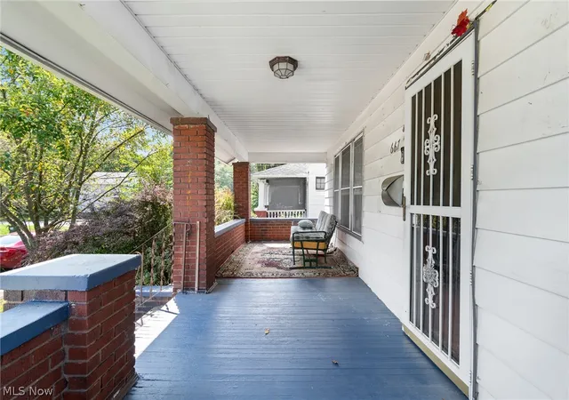 Photo 3 of Sale Pending at 667 S Mckinley Ave, Alliance, OH 44601 | MLS# 5241861 | Listing updated on 2026-09-28