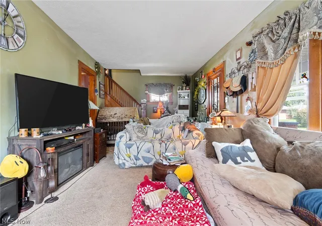 Photo 3 of Sale Pending at 667 S Mckinley Ave, Alliance, OH 44601 | MLS# 5241861 | Listing updated on 2026-09-28