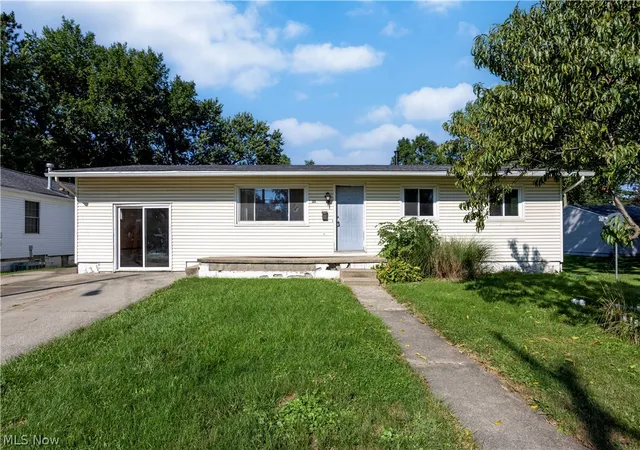 Photo 1 of Single family home for sale at 211 S Elm St, Orrville, OH 44667 | MLS# 5243252 | Listing updated on 2026-09-11
