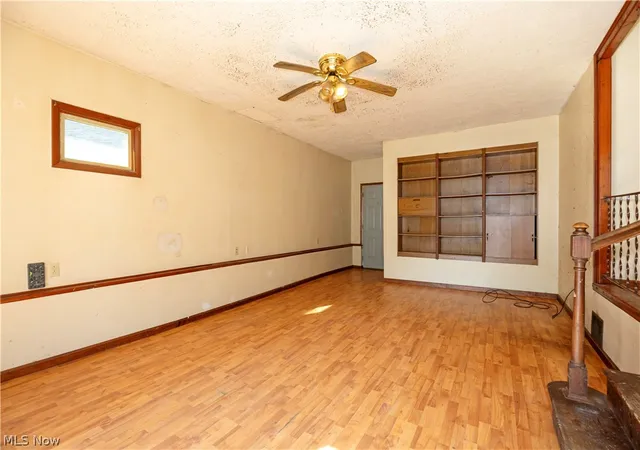 Photo 3 of Single family home for sale at 211 S Elm St, Orrville, OH 44667 | MLS# 5243252 | Listing updated on 2026-09-11
