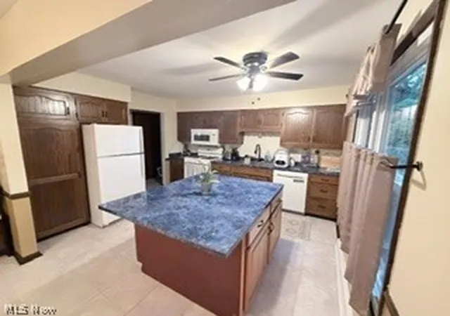 Photo 2 of Single family home for sale at 2896 Roanoke St Nw, Massillon, OH 44646 | MLS# 5243682 | Listing updated on 2026-09-11