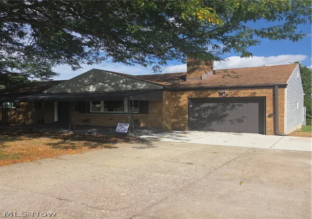 Photo 2 of Single family home for sale at 151 S Beverly Ave, Youngstown, OH 44515 | MLS# 5238863 | Listing updated on 2026-09-15