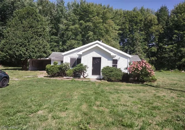 Single family home for sale at 7846 Ninevah Rd, Geneva, OH 44041 | MLS# 5244133