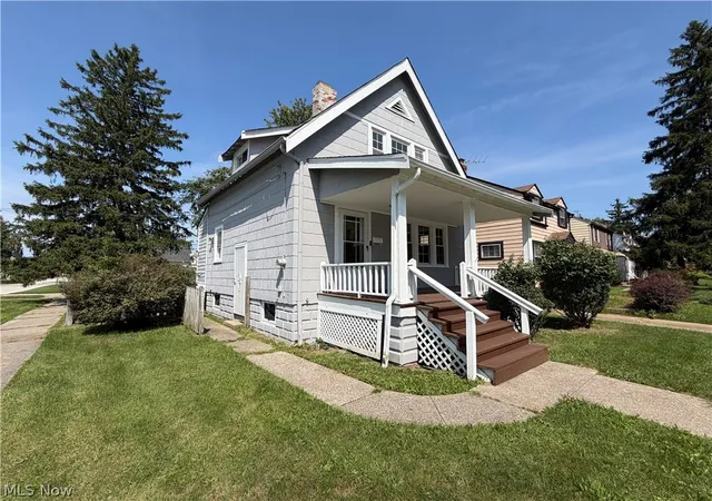 Photo 2 of Single family home for sale at 5546 Dalewood Ave, Maple Heights, OH 44137 | MLS# 5233666 | Listing updated on 2026-09-11