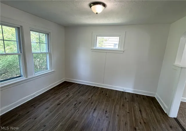 Photo 3 of Single family home for sale at 5546 Dalewood Ave, Maple Heights, OH 44137 | MLS# 5233666 | Listing updated on 2026-09-11