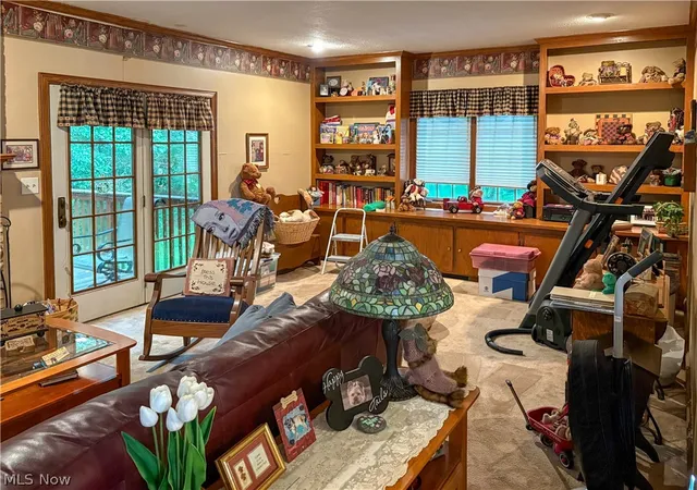 Photo 3 of Single family home for sale at 513 Park Ridge Dr, Munroe Falls, OH 44262 | MLS# 5243581 | Listing updated on 2026-10-07
