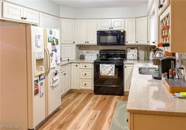 Photo 4 of Single family home for sale at 513 Park Ridge Dr, Munroe Falls, OH 44262 | MLS# 5243581 | Listing updated on 2026-10-07