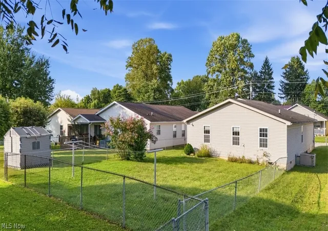 Photo 2 of Single family home for sale at 1302 27th Street, Vienna, WV 26105 | MLS# 5243732 | Listing updated on 2026-09-11